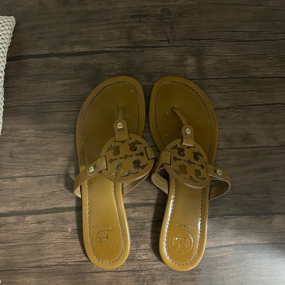 Tory Burch Miller Patent Leather Tan Size 7.5